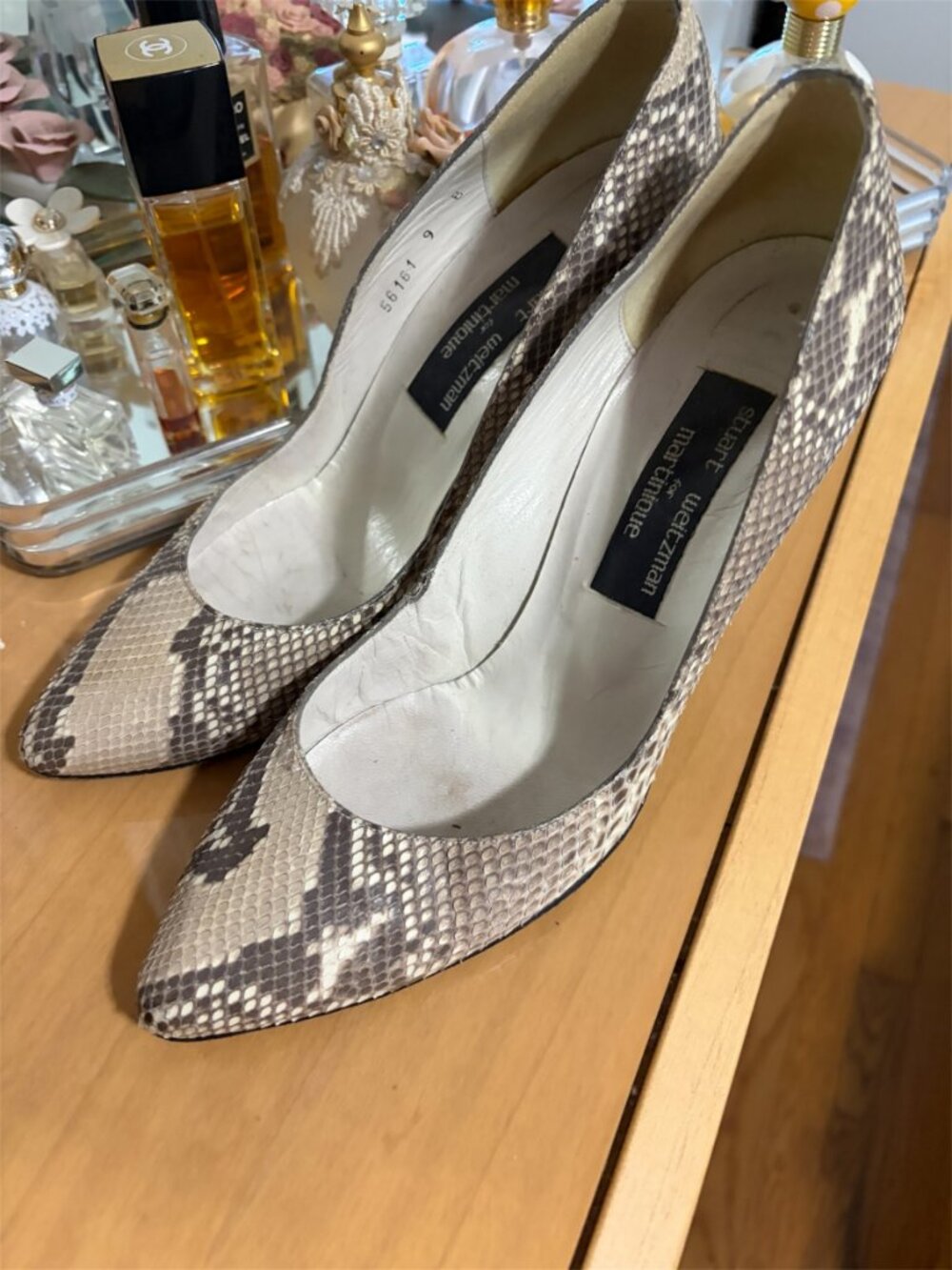 STUART WEITZMAN SNAKESKIN HEELS - VINTAGE EUC